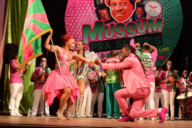 Carnaval 2023: Conheça os casais de mestre-sala e porta-bandeira da Lins Imperial