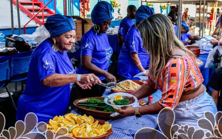 Beija-flor convida Alcione e Mangueira para feijoada no dia da proclamação