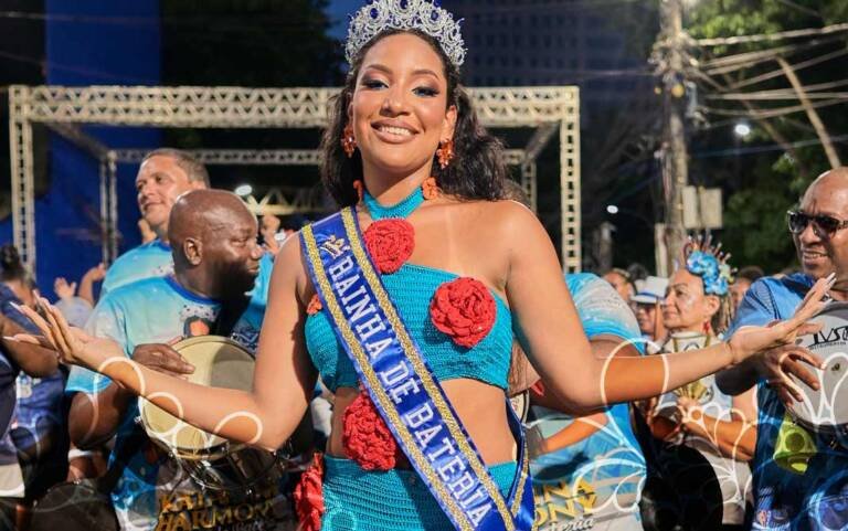 Katarina Harmony é coroada Rainha de Bateria da Sereno de Campo Grande